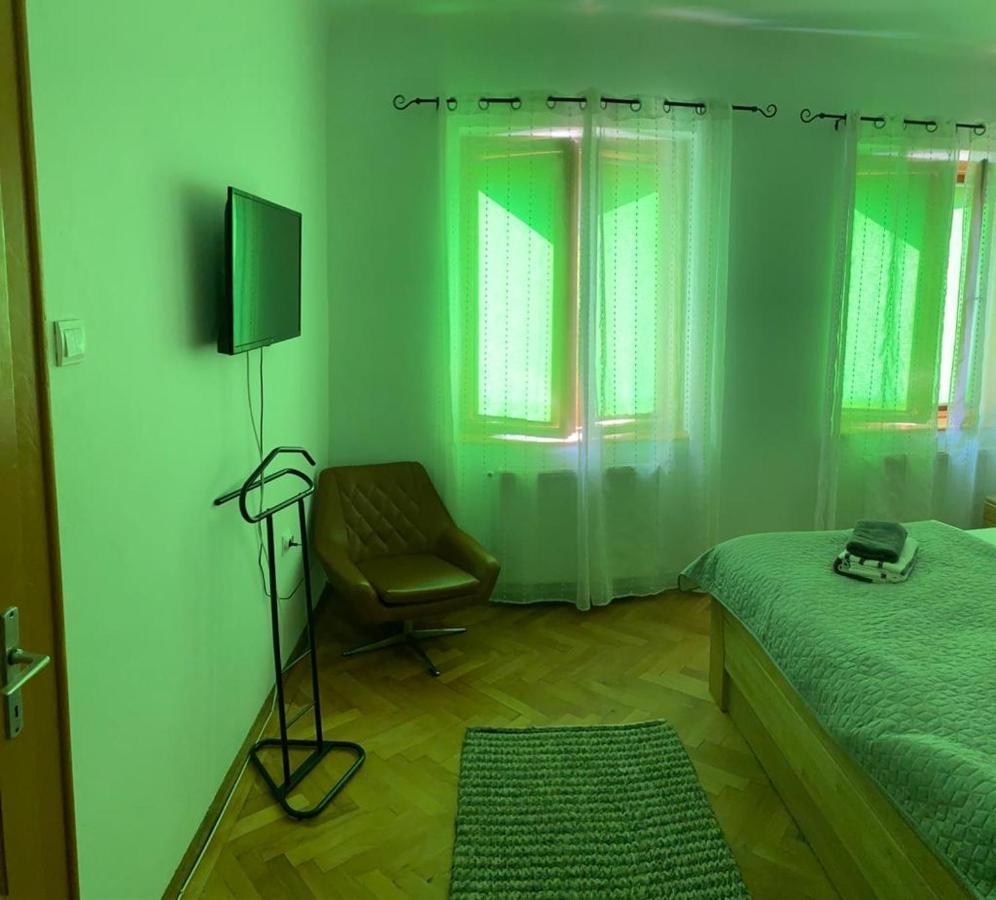 Apartment The Place